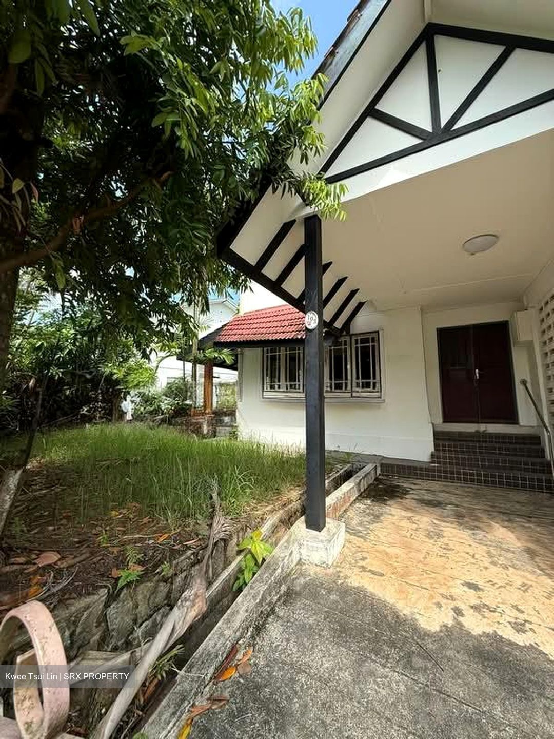Sixth Avenue (D10), Terrace #544317781